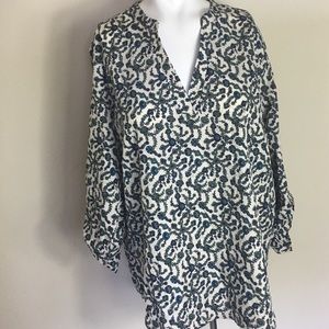 Blue manhattan Women’s blouse V cut floral print M